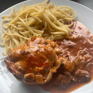 paupiette de veau sauce tomate accompagnée de linguines